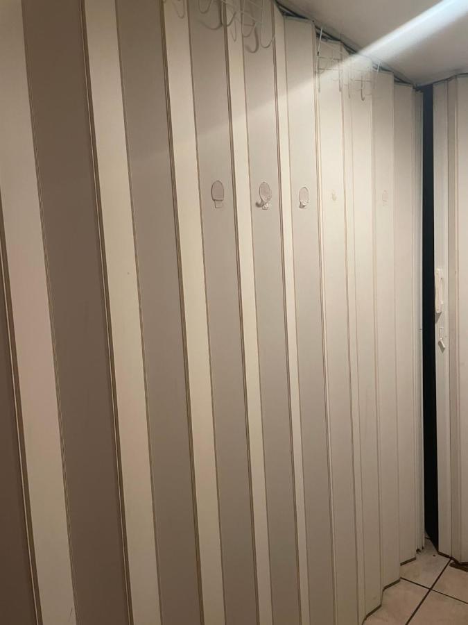 Crown Inn & Suites Spring Valley  ภายนอก รูปภาพ